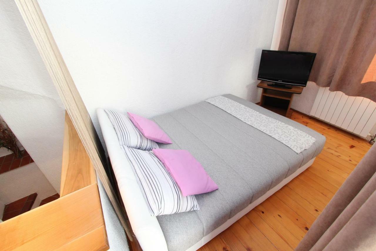 Apartment Marjanovic Rovigno Esterno foto